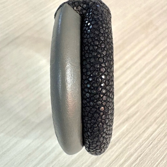 Vivo Midnight Black Textured Bracelet - Picture 2 of 5